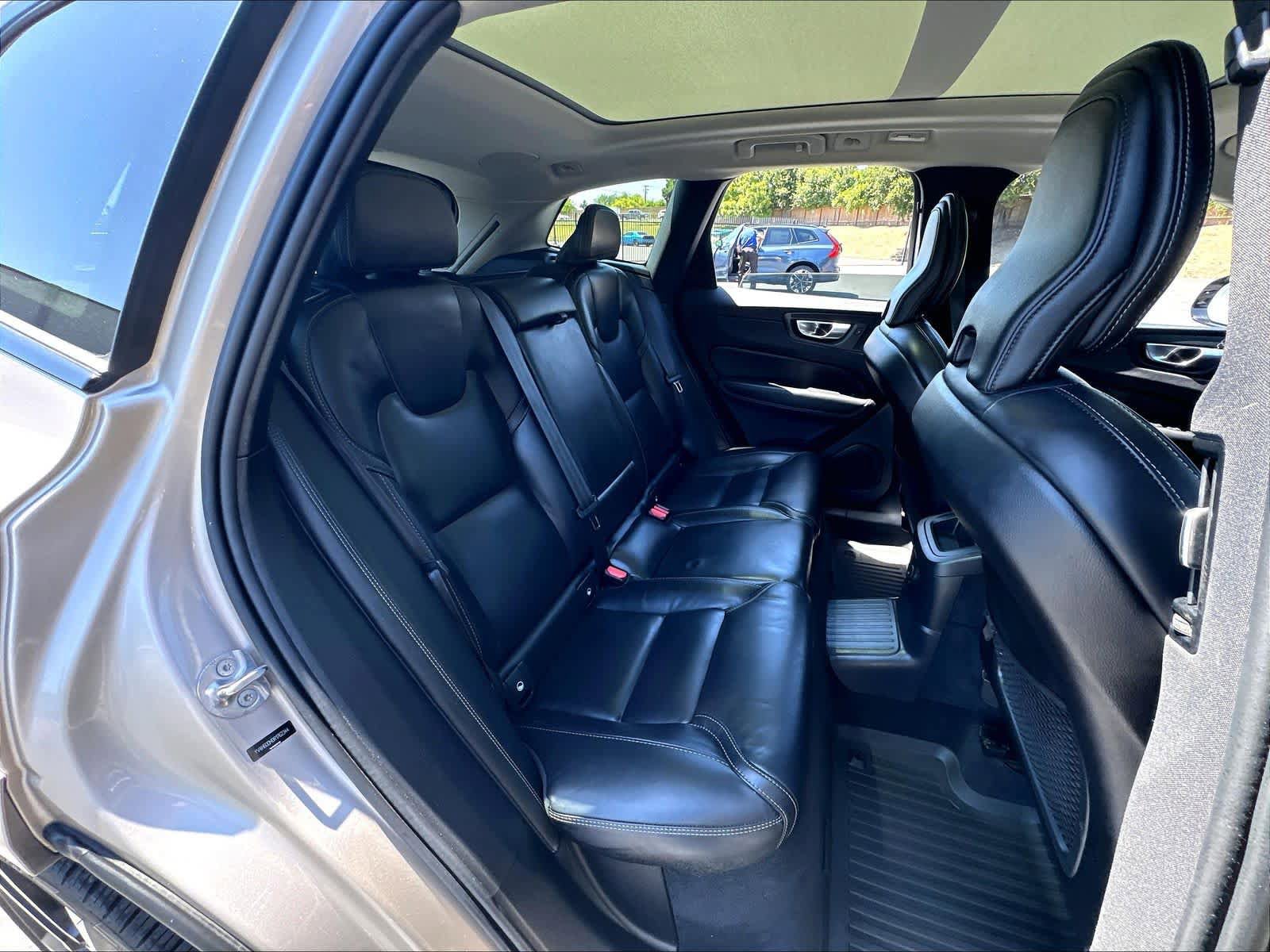 Used 2024 Volvo XC60 T8 Ultimate w/ Protection Package Premier AWD/4WD image 30