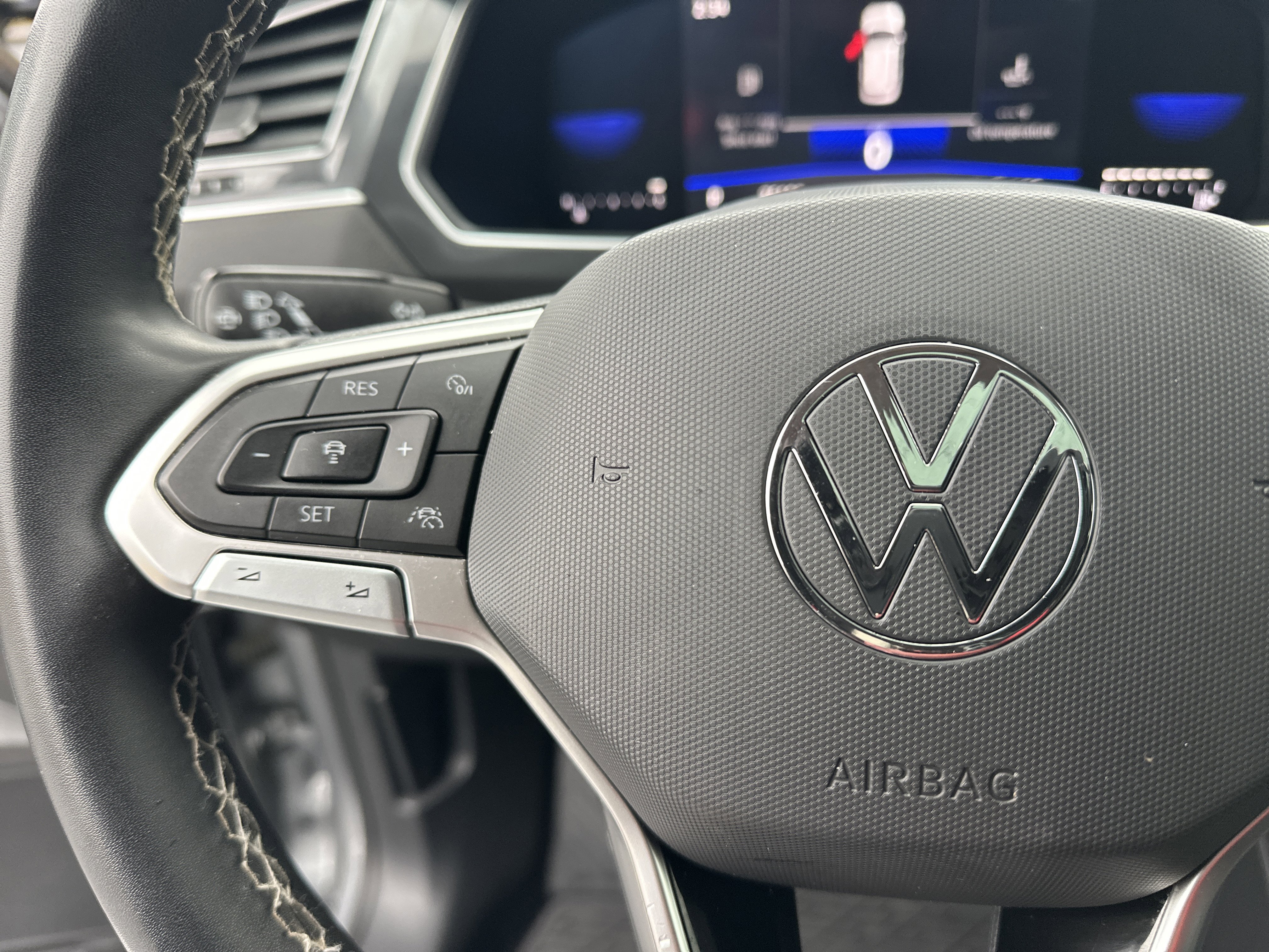 Used 2022 Volkswagen Tiguan SE image 26