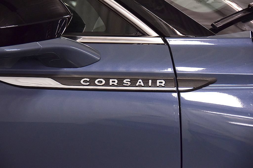 Used 2024 Lincoln Corsair Reserve AWD/4WD image 11