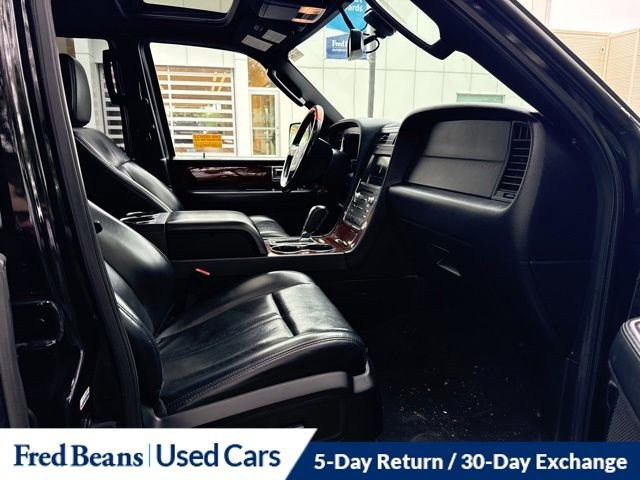 Used 2017 Lincoln Navigator Select AWD/4WD image 18
