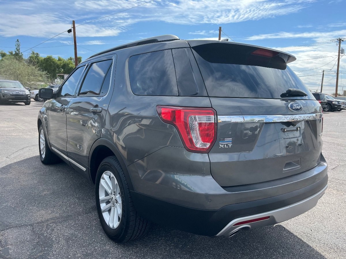 Used 2016 Ford Explorer XLT w/ Equipment Group 202A FWD image 7