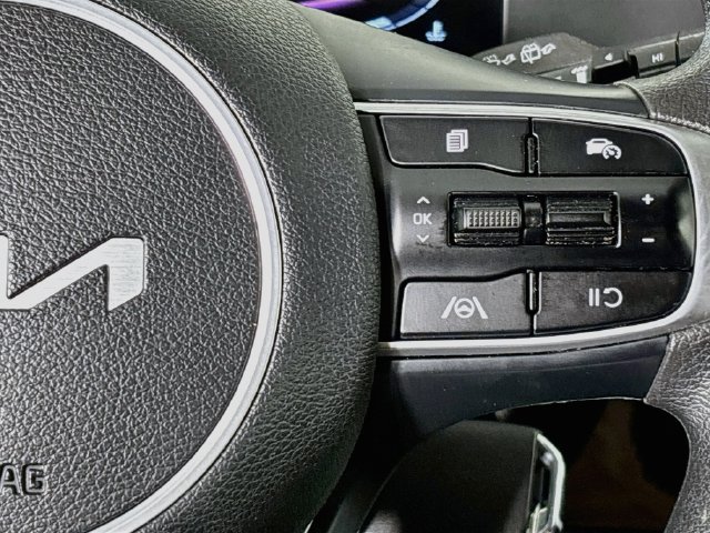 Used 2024 Kia Sportage LX FWD image 12