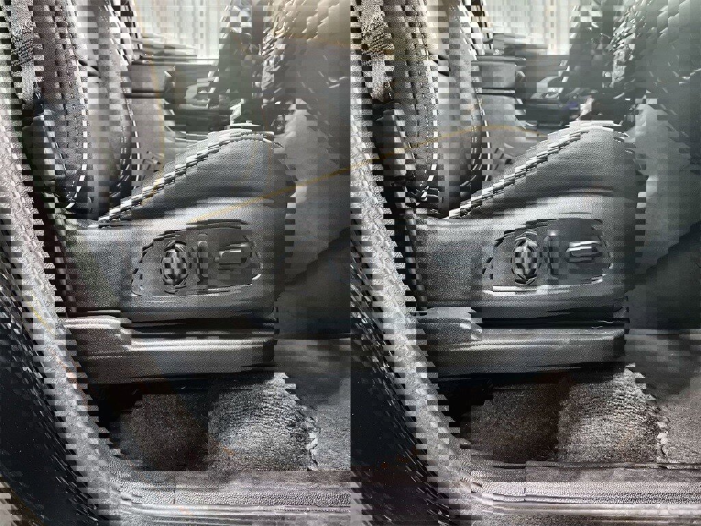 Used 2023 Chevrolet Traverse Premier w/ Redline Edition image 34