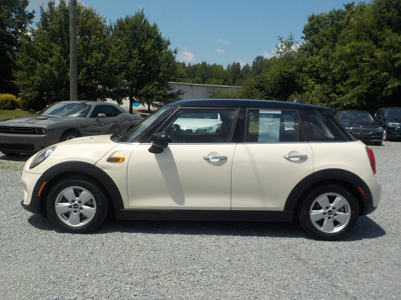 Used 2016 MINI Cooper 4-Door Hardtop FWD image 2