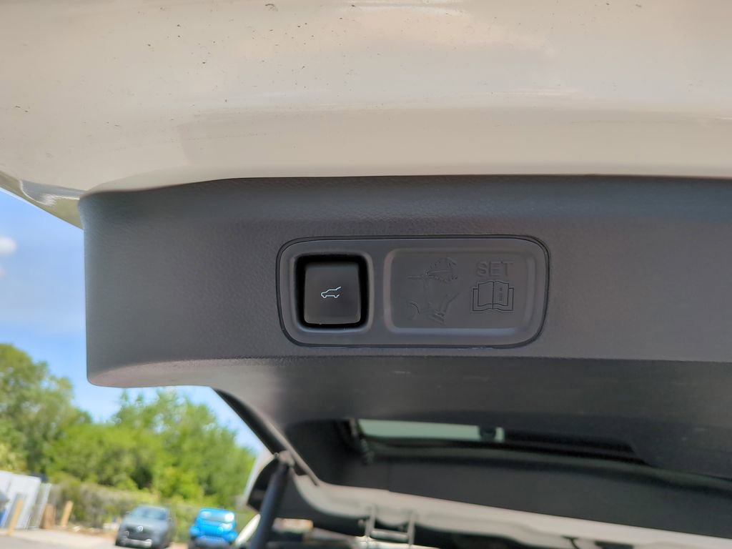 Certified 2022 Ford Expedition Platinum RWD image 13