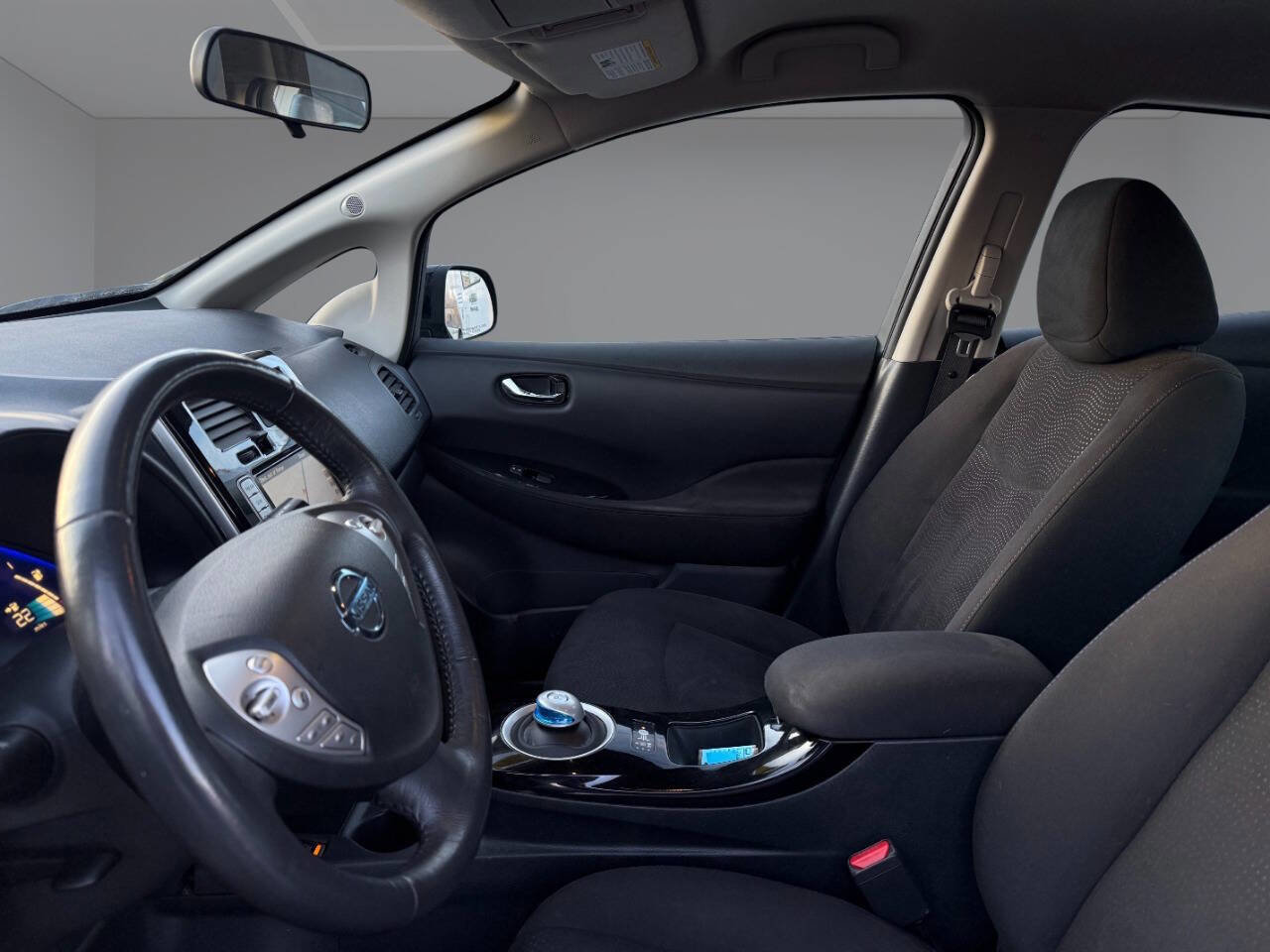 Used 2017 Nissan Leaf SV image 12