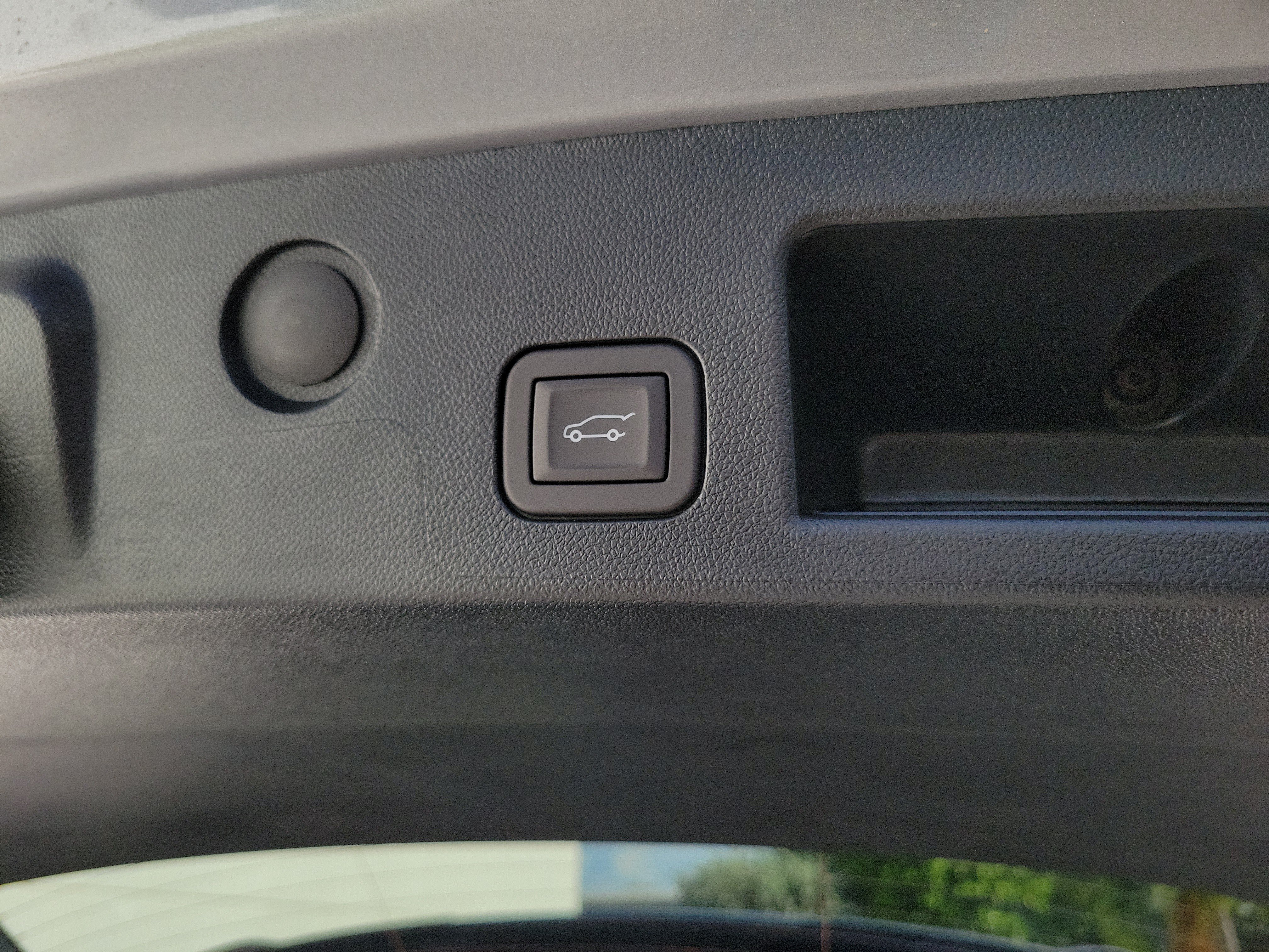 New 2027 GMC Terrain Elevation w/ Elevation Premium Package FWD image 10