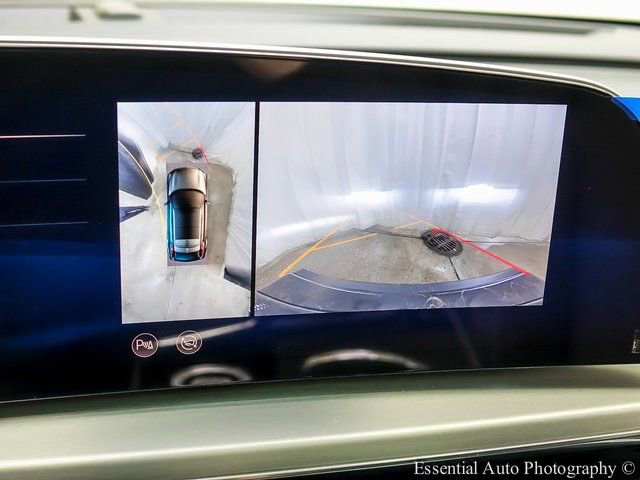 New 2025 Cadillac Lyriq Luxury w/ LPO, Floor Liner Package AWD/4WD image 16