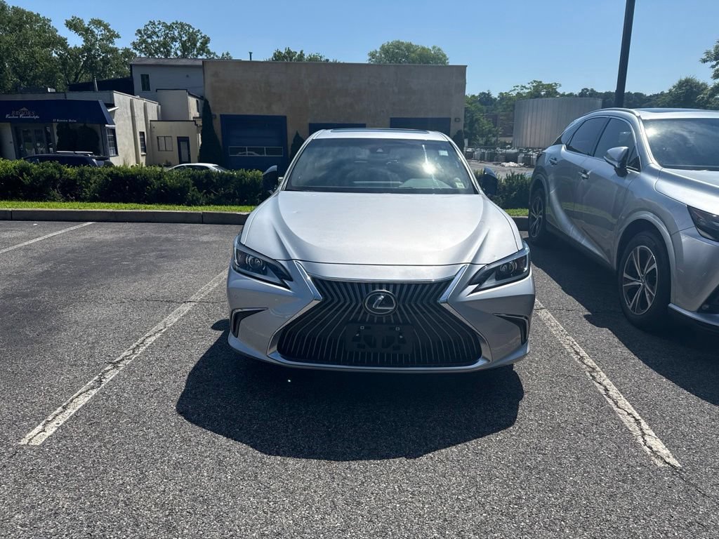 Used 2021 Lexus ES 350 w/ Premium Package FWD image 2