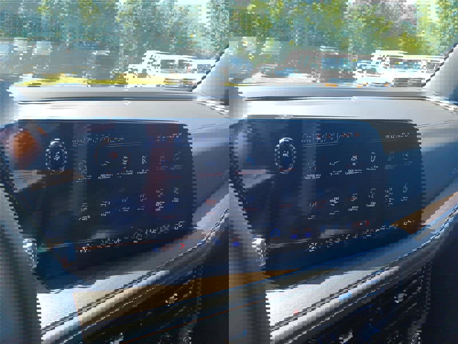 Used 2025 Chevrolet Tahoe High Country image 11