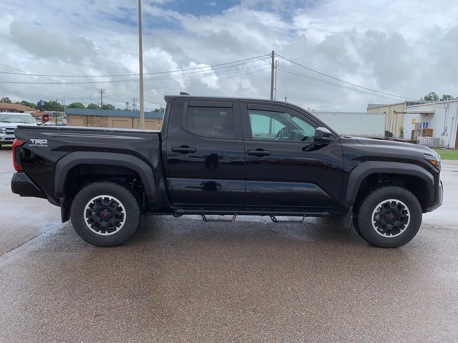 Used 2024 Toyota Tacoma TRD Off-Road AWD/4WD image 9