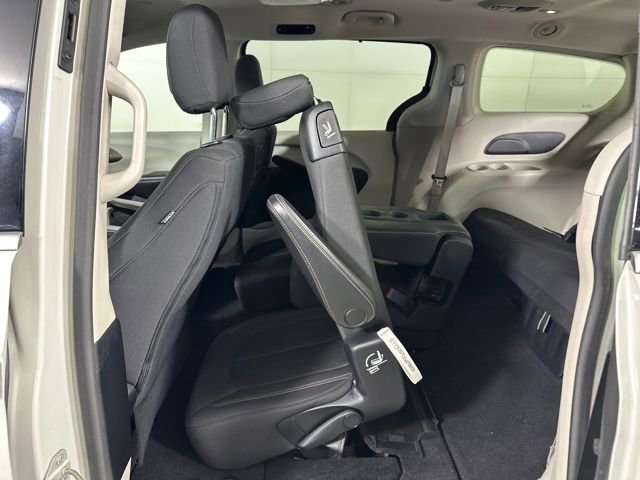 Used 2019 Chrysler Pacifica Touring Plus w/ Tire & Wheel Group image 25