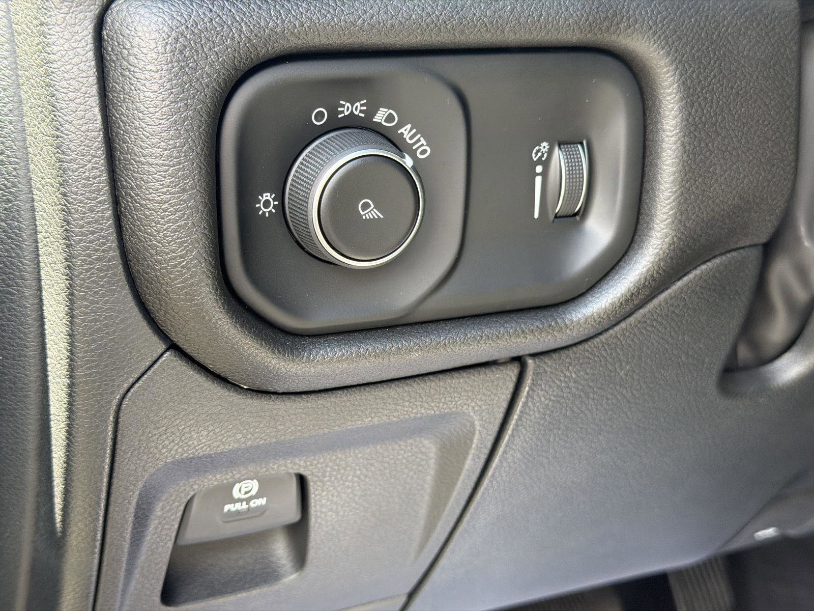 Used 2025 RAM 1500 Tradesman AWD/4WD image 13