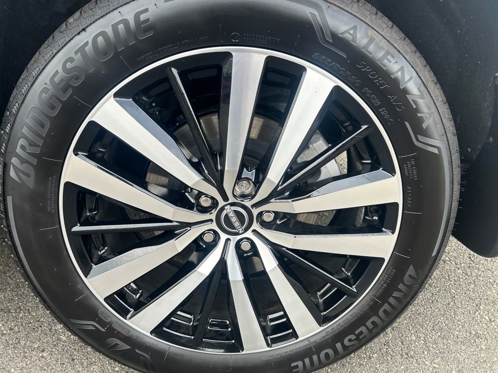 Used 2025 Nissan Pathfinder Platinum w/ Cargo Package image 13