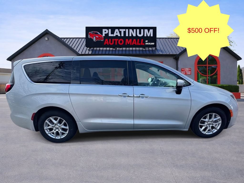 Used 2022 Chrysler Voyager LX FWD image 6