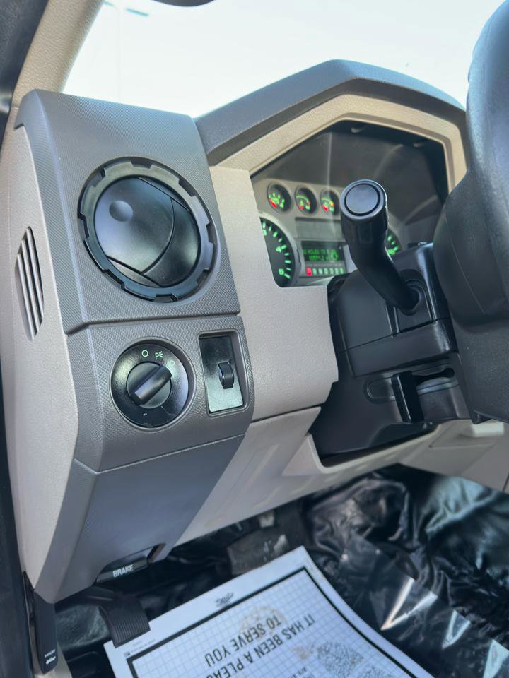 Used 2008 Ford F550 4x4 Regular Cab Super Duty image 30