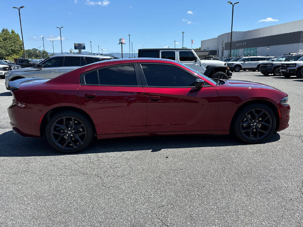 Used 2022 Dodge Charger SXT w/ Blacktop Package RWD image 8