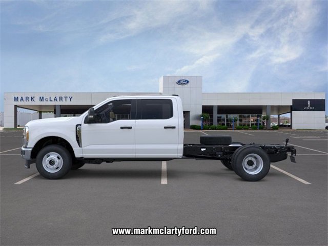 New 2026 Ford F350 XL w/ XL Chrome Package image 3