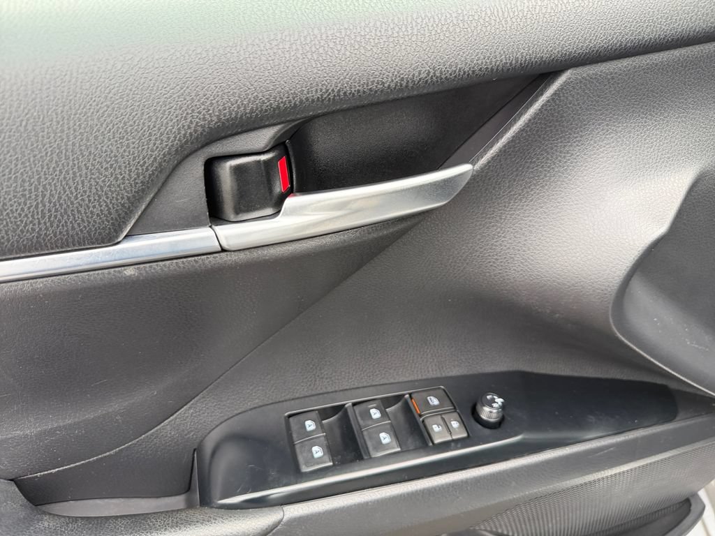 Used 2019 Toyota Camry LE FWD image 22