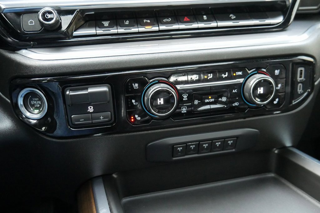 Used 2024 Chevrolet Silverado 2500 High Country w/ High Country Premium Package image 19