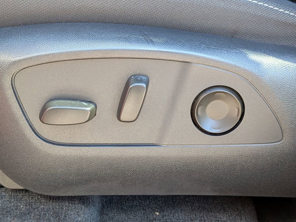 Used 2024 Chevrolet Traverse LT w/ LPO, Floor Liner Package image 21