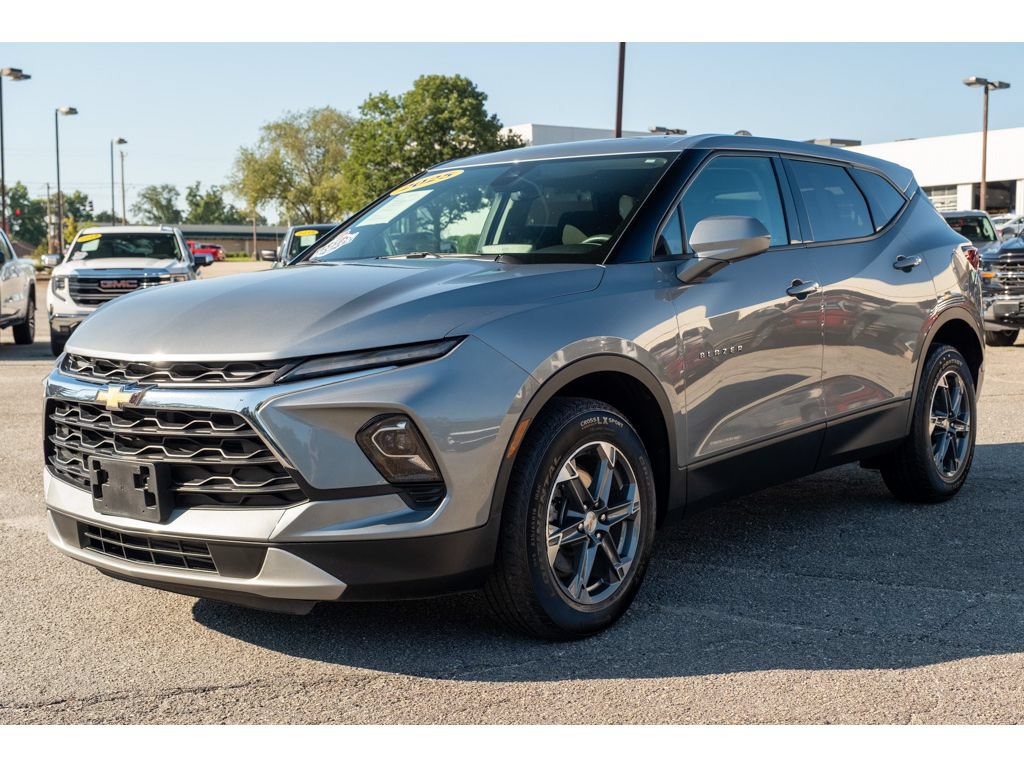 Used 2025 Chevrolet Blazer LT AWD/4WD image 4