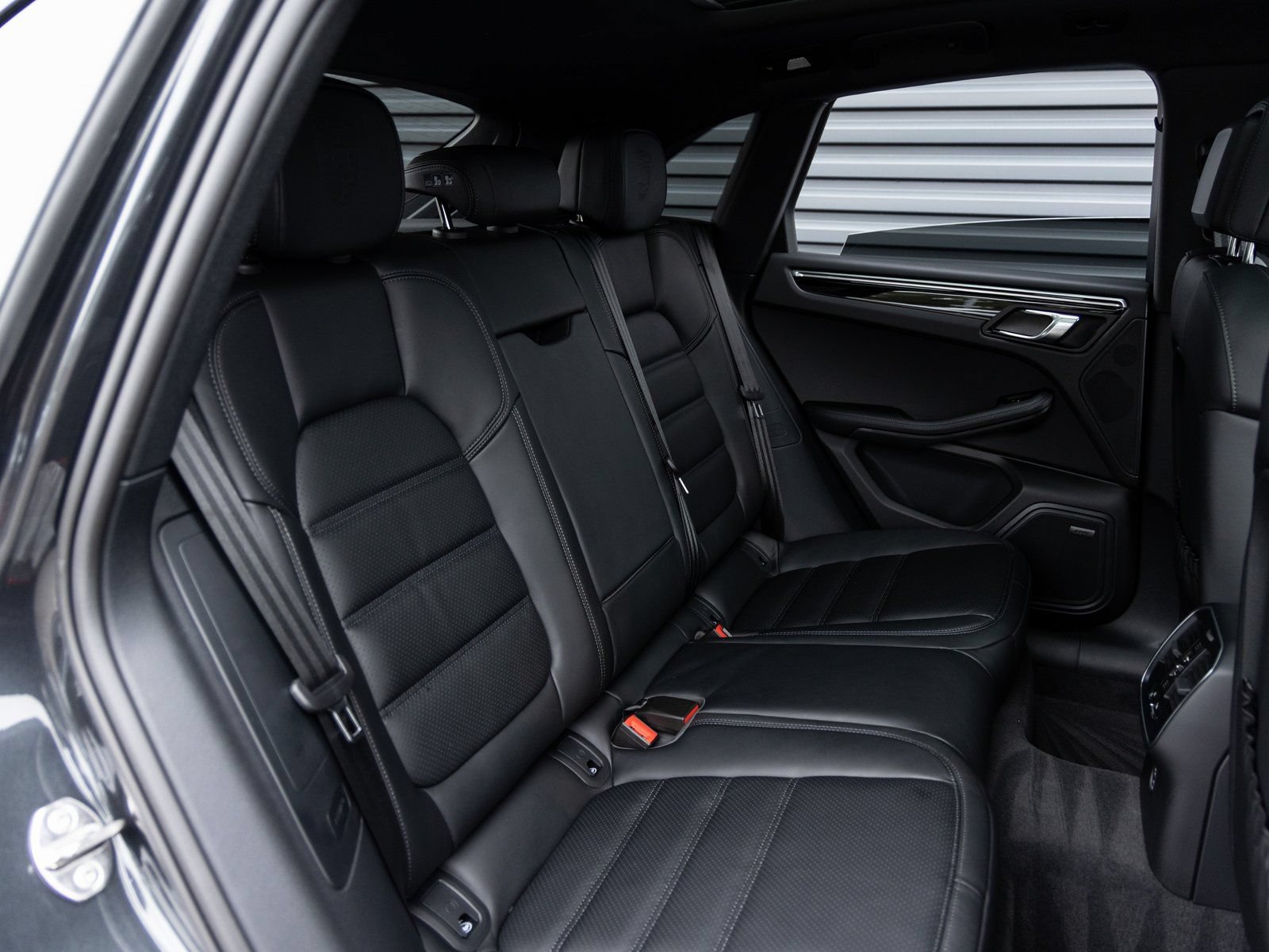 New 2026 Porsche Macan AWD/4WD image 31