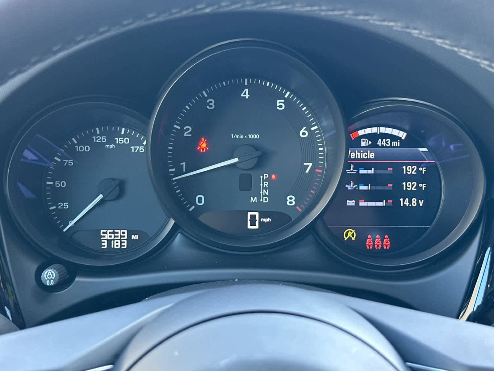 Certified 2025 Porsche Macan AWD/4WD image 28