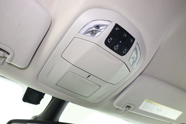 Used 2023 Chrysler Pacifica Touring-L image 27