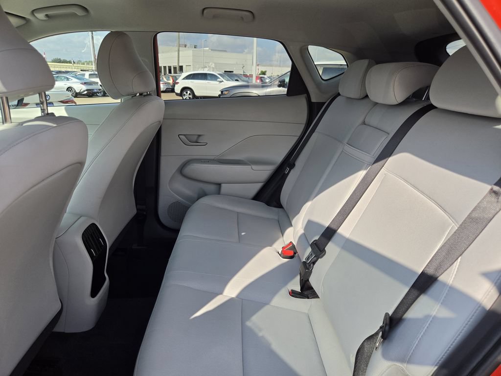 Used 2025 Hyundai Kona SEL FWD image 28