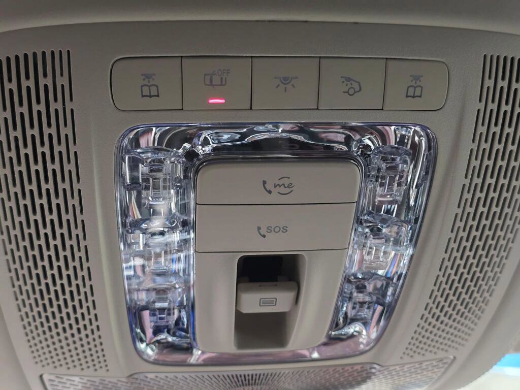 Used 2025 Mercedes-Benz Maybach GLS 600 4MATIC image 42