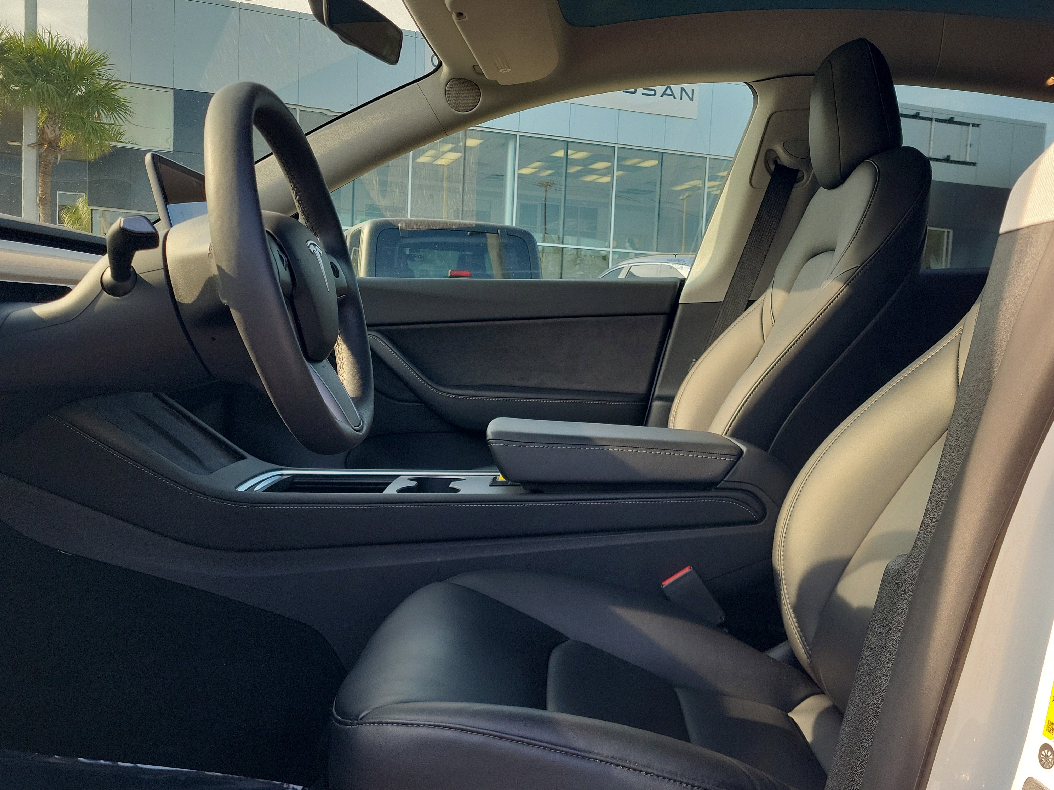 Used 2021 Tesla Model Y Long Range image 23