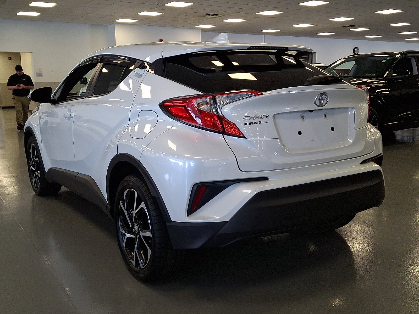 Used 2021 Toyota C-HR XLE image 4