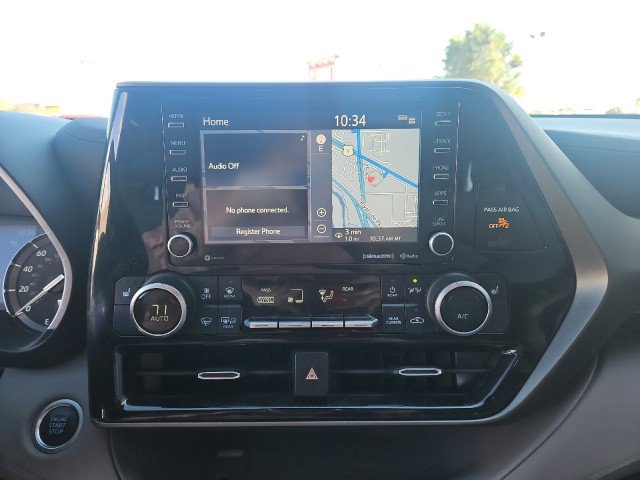 Used 2021 Toyota Highlander XLE image 17