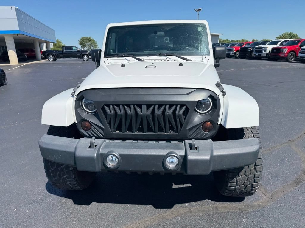 Used 2012 Jeep Wrangler Unlimited Sahara w/ Connectivity Group AWD/4WD image 3