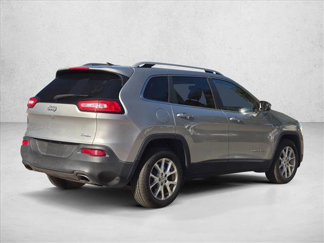 Used 2016 Jeep Cherokee Latitude w/ Cold Weather Group image 5