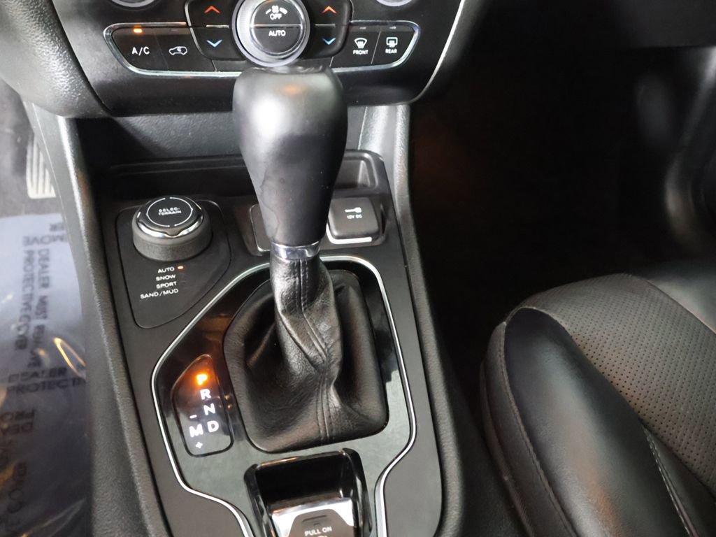 Used 2022 Jeep Cherokee Limited image 46