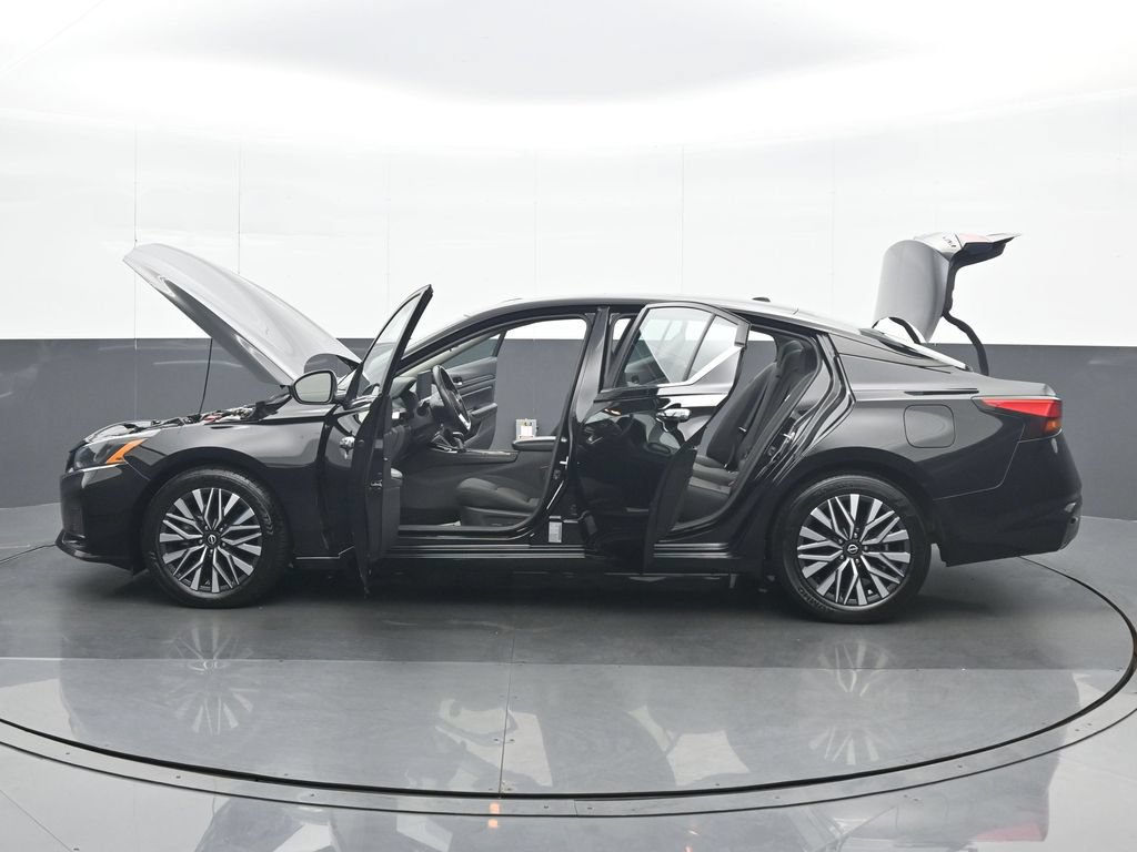 Used 2024 Nissan Altima 2.5 SV w/ SV Premium Package FWD image 37