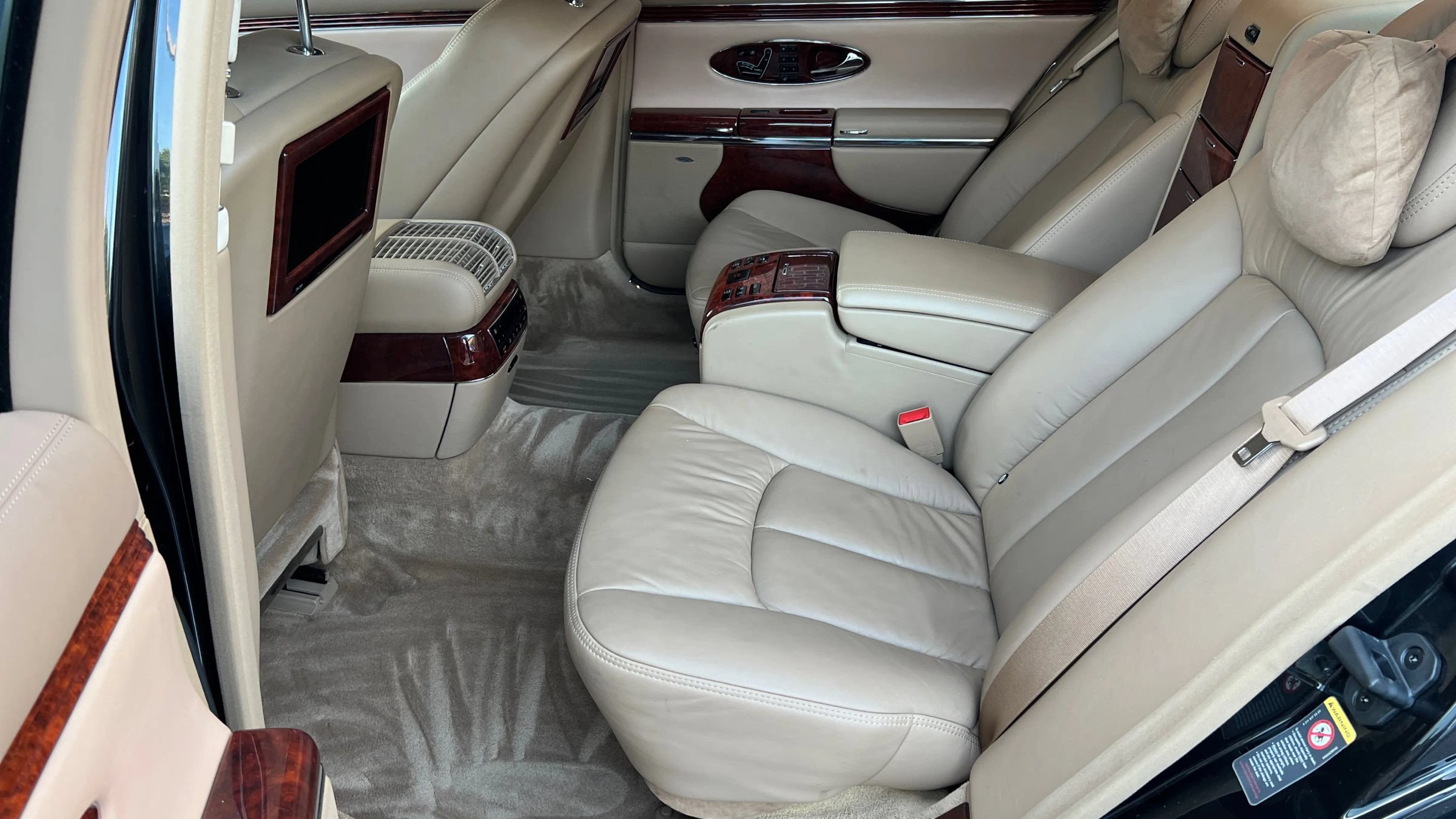 Used 2004 Maybach 57 RWD image 26