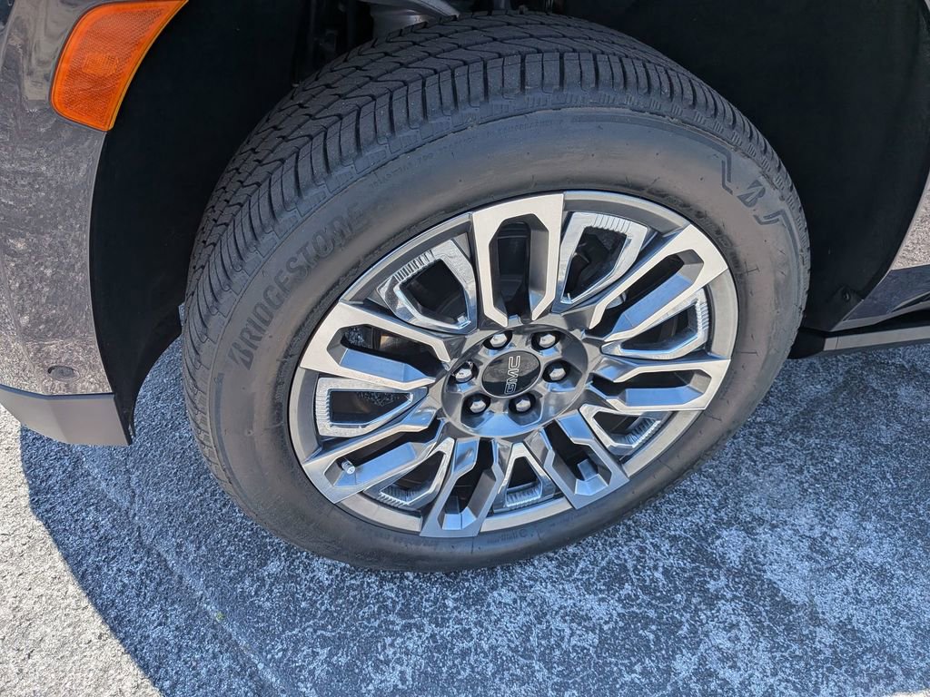 Certified 2024 GMC Yukon XL Denali Ultimate AWD/4WD image 7