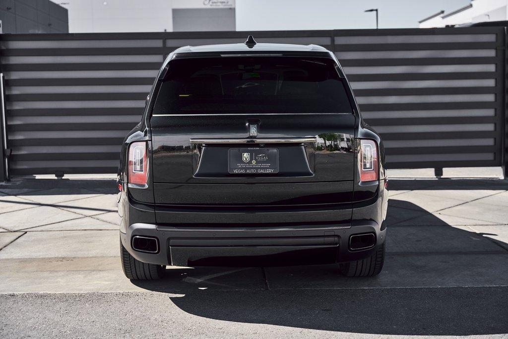 Used 2022 Rolls-Royce Cullinan Black Badge w/ Dark Exterior Package image 16