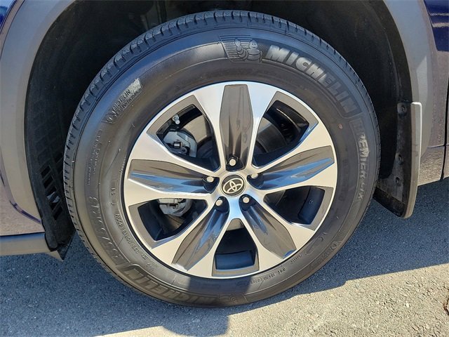 Used 2022 Toyota Highlander XLE image 31