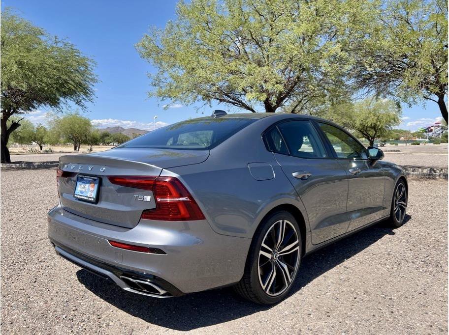 Used 2019 Volvo S60 T5 R-Design image 3