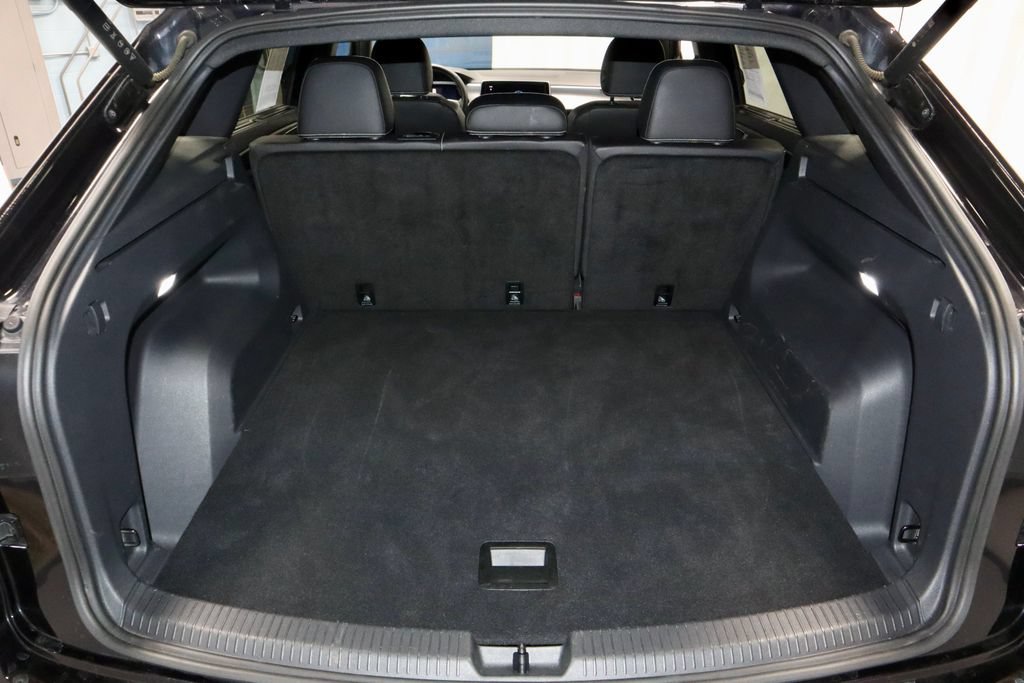 Used 2025 Volkswagen Atlas Cross Sport SE FWD image 14