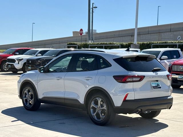 Used 2025 Ford Escape ST-Line image 5