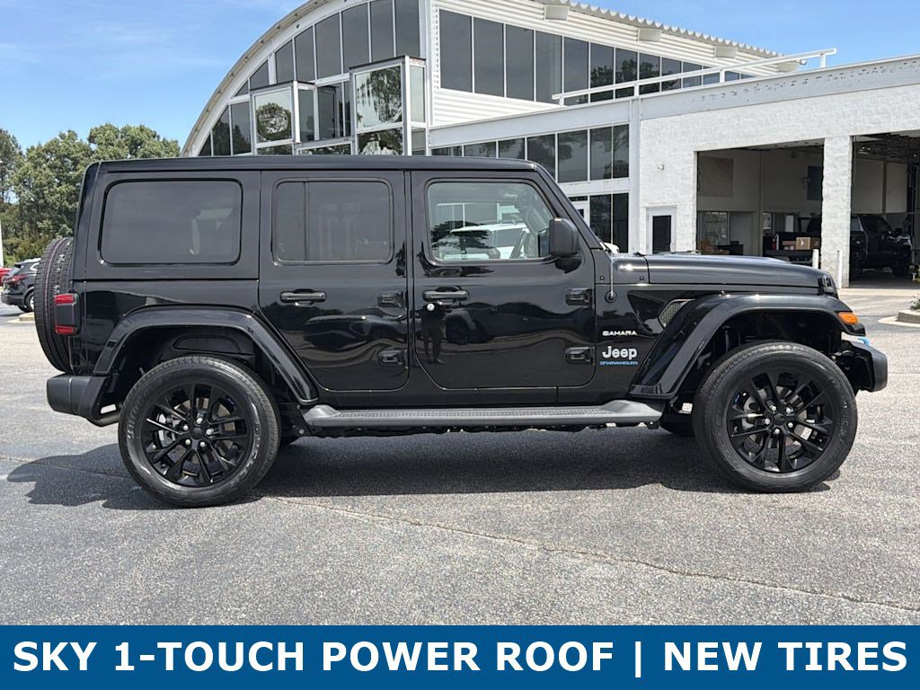 Used 2023 Jeep Wrangler Unlimited Sahara w/ Cold Weather Group AWD/4WD image 11