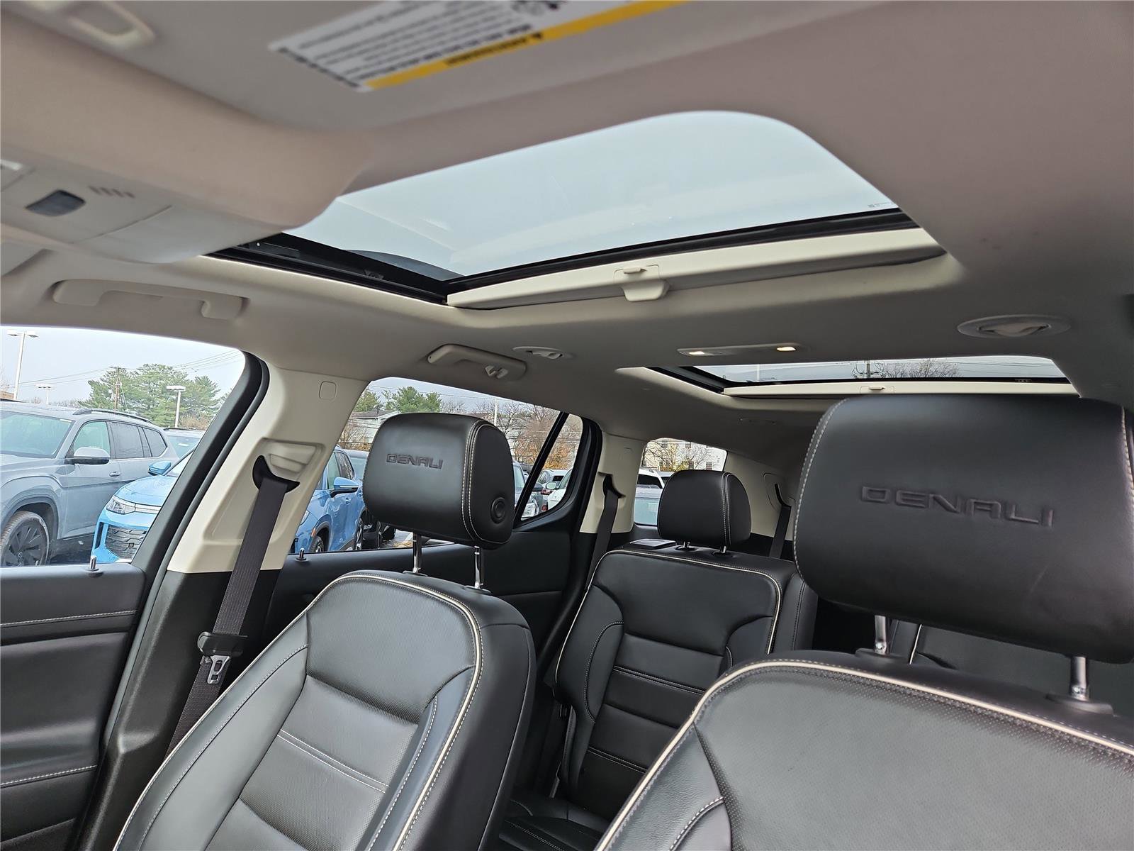 Used 2023 GMC Acadia Denali w/ Denali Ultimate Package image 24