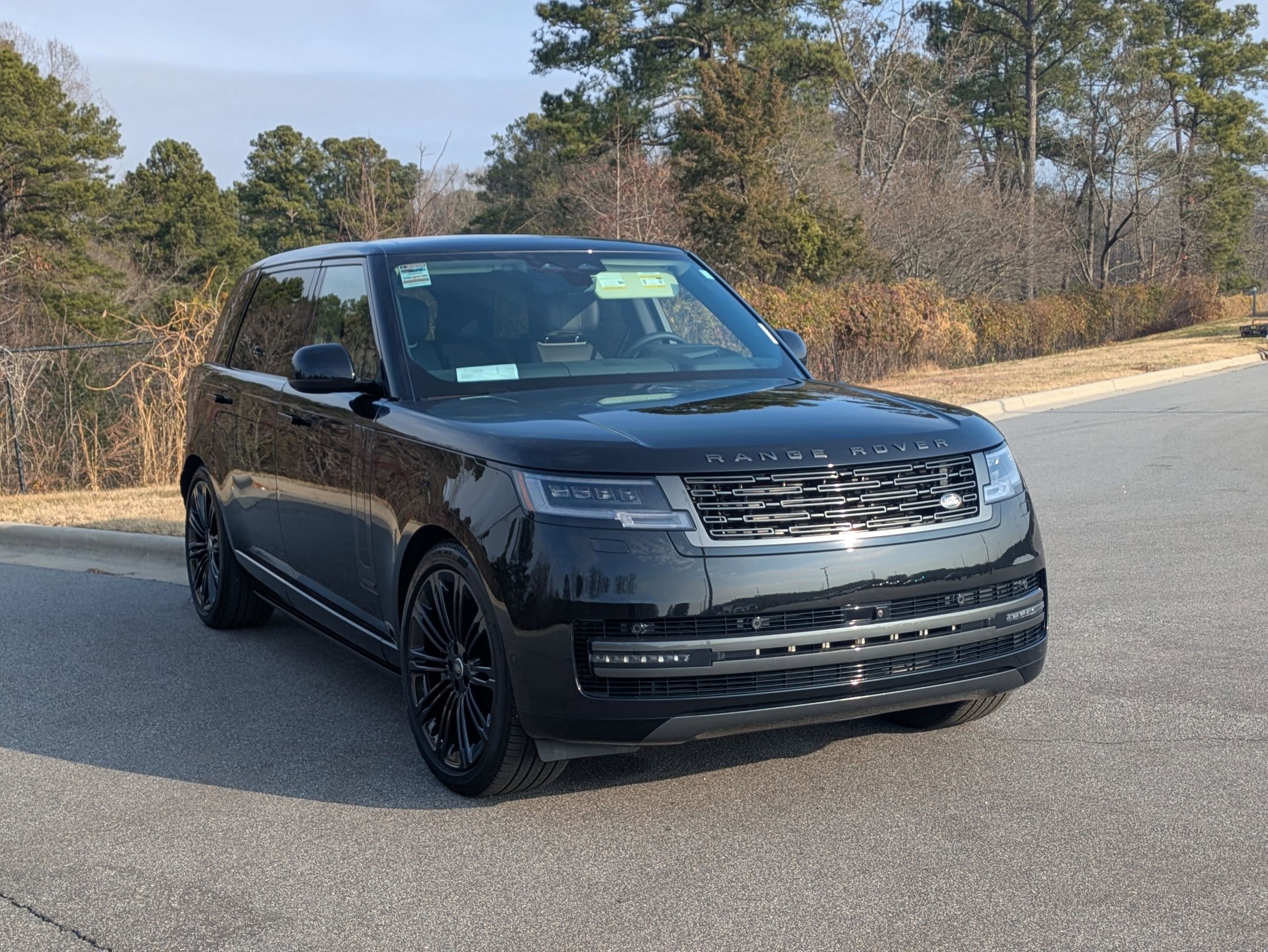 Used 2025 Land Rover Range Rover Long Wheelbase Autobiography image 3