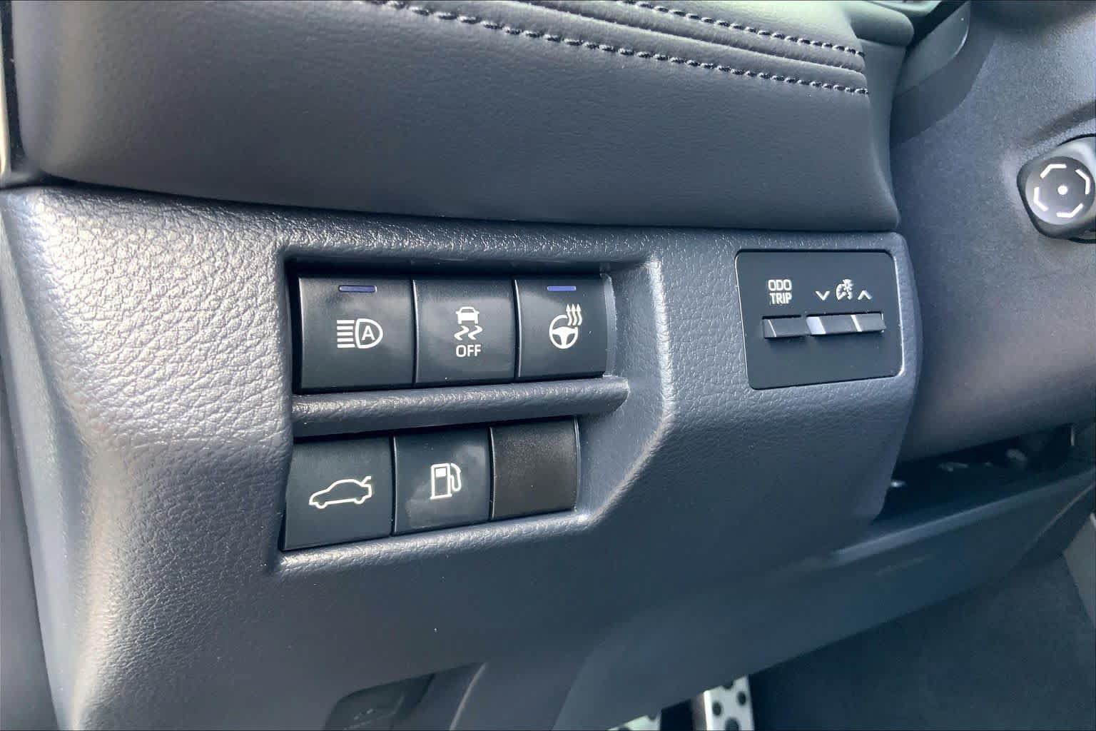Used 2021 Toyota Avalon Touring FWD image 35