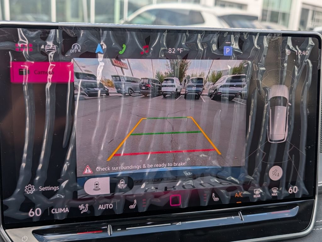 New 2025 Volkswagen Tiguan SE image 13